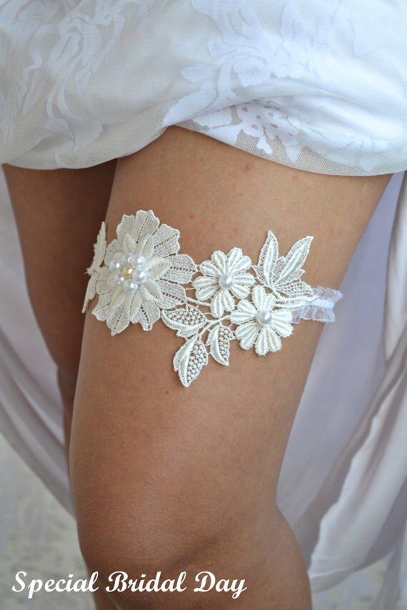 Bridal Garter Wedding Garter Set Ivory Lace Garter Wedding