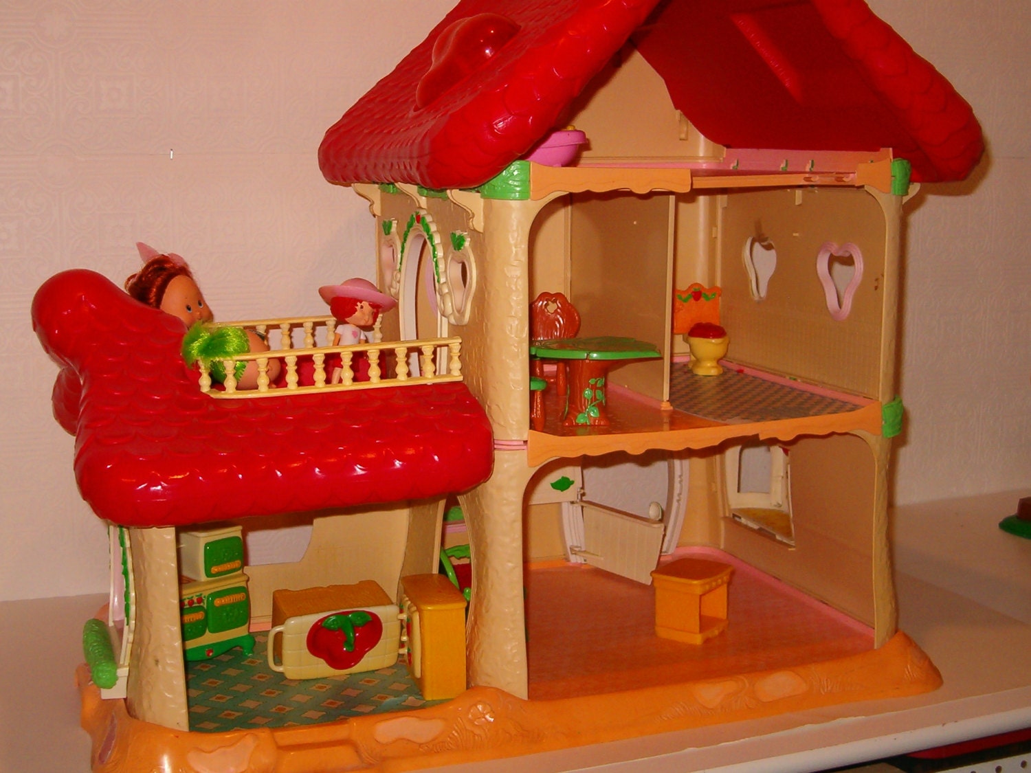 vintage strawberry shortcake house