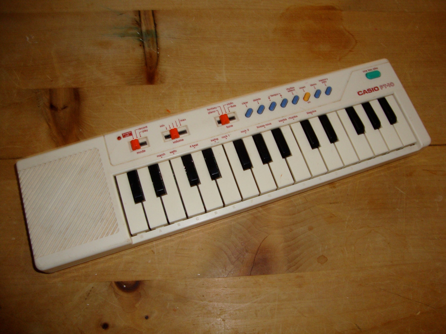 Vintage White Casio Keyboard PT 10