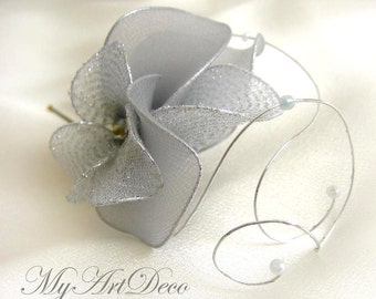 Wedding headpiece Silver hair clip Silver fascinator Grey and silver hair flower Hair flower Silver headpiece Bridesmaid headpiece