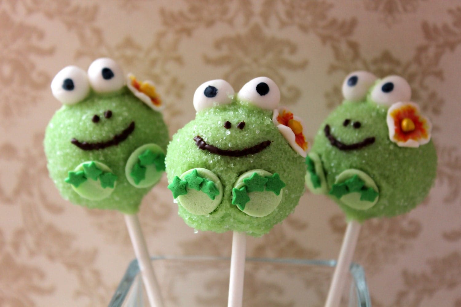 Frog Cake Pops