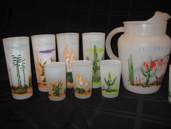 Blakely Arizona Cactus Pitcher And 13 Glasses 