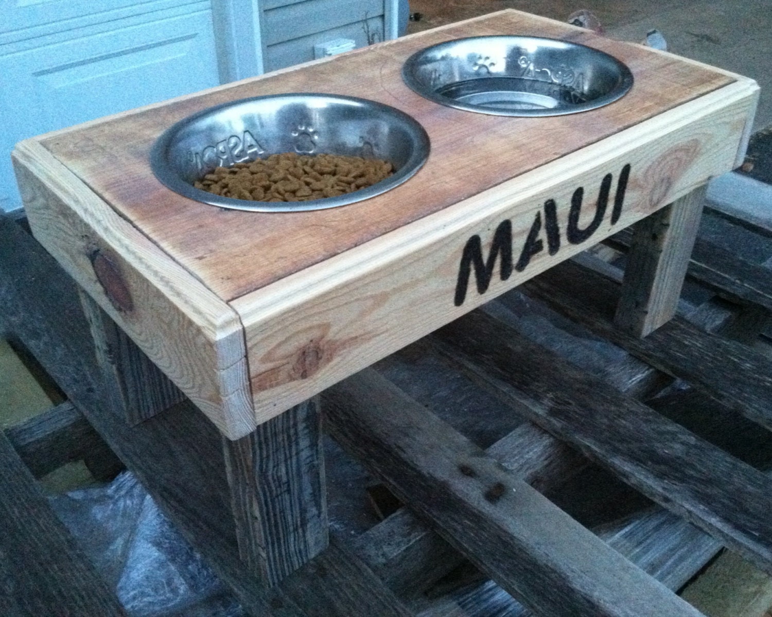 Reclaimed rustic pallet furniture dog bowl stand pet feeding