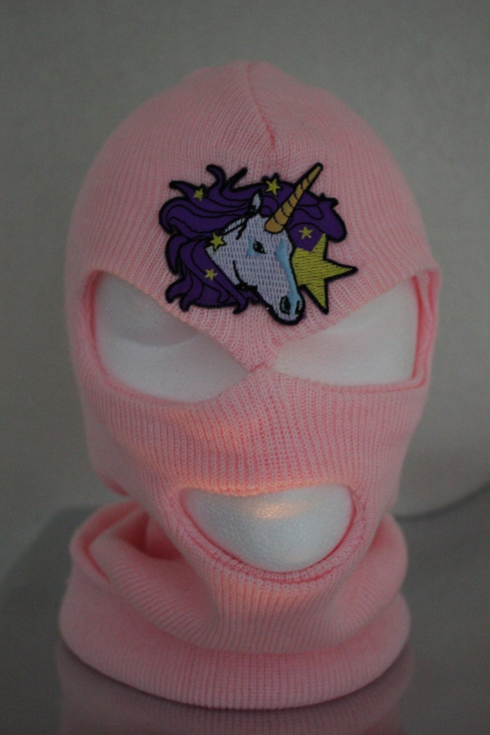 Розовая маска с единорогом