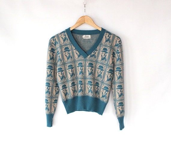 Vintage 60s Blue & Tan Old Fashion Print Sweater // Vneck