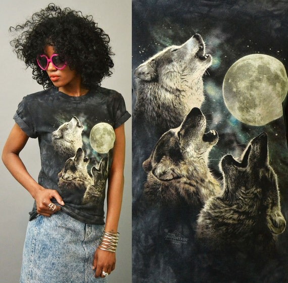 Howling' Arctic Wolf Tee