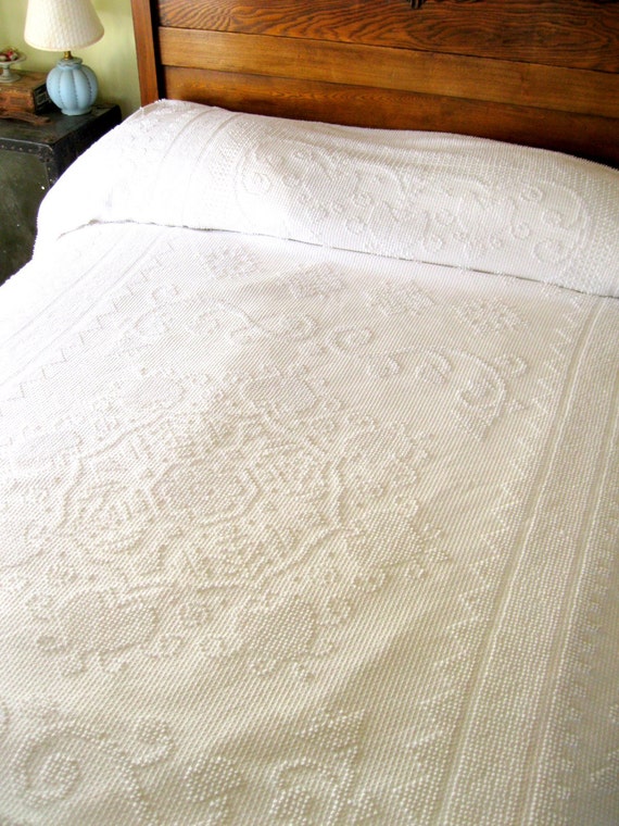 Vintage Bates Chenille Bedspread-Pure White by tessiemay on Etsy