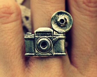 silver camera ring, photography ring, kitsch ring, unique ring, cute ring, vintage style