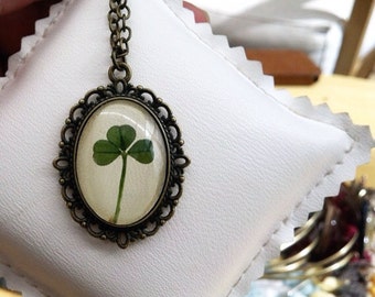 clover necklace, nature necklace, real clover necklace, green necklace, cameo , clover pendant, clover jewelry cute necklace for girls