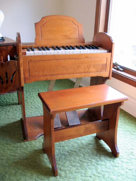 1930s40s Estey Children's Organ