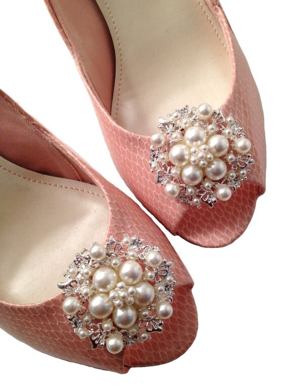 Pearl Shoe Clips Ivory Pearl / Silver Tone by