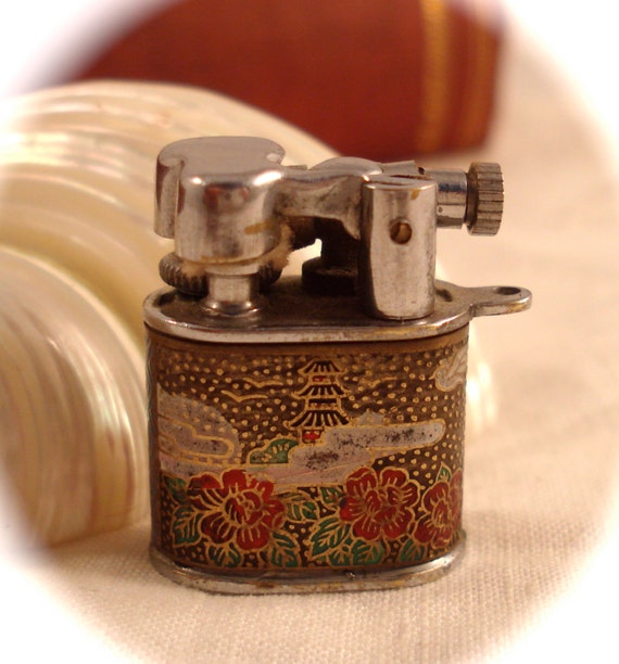 Vintage JAPAN PYGMY LIGHTER Miniature Working Lighter Hand