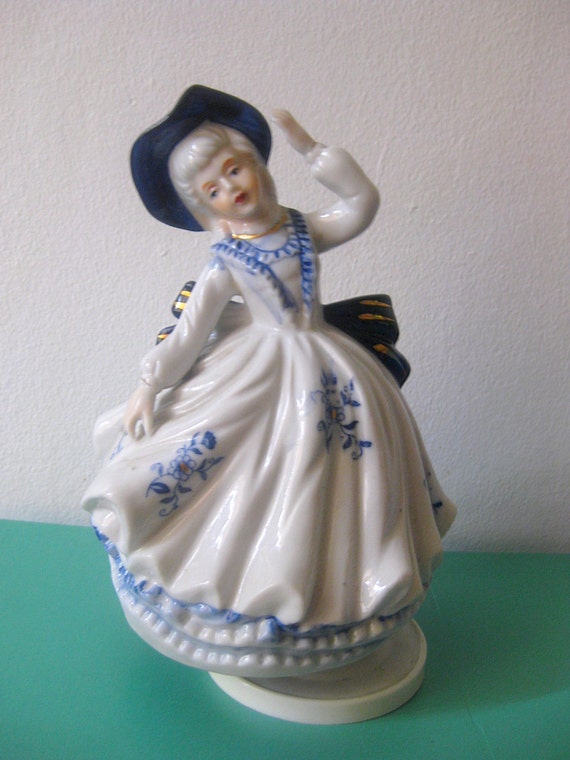 Vintage musical doll porcelain figurine porcelain doll