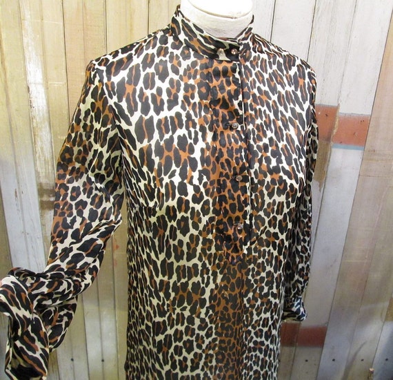 Leopard vintage Vanity Fair Rhinestone buttons 60s silky nylon Top S M