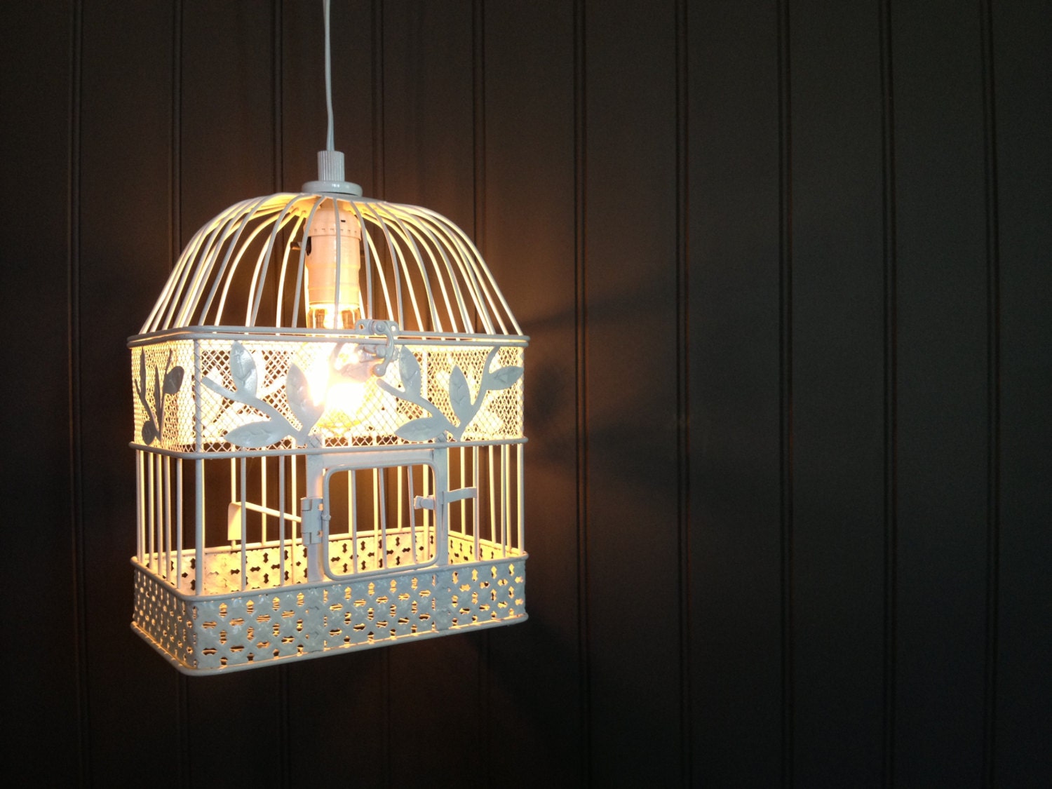 Antique look metal bird cage lamp in white with Edison bulb