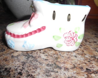 Vintage Shabby Chic looking Ceramic Baby Shoe Figurine