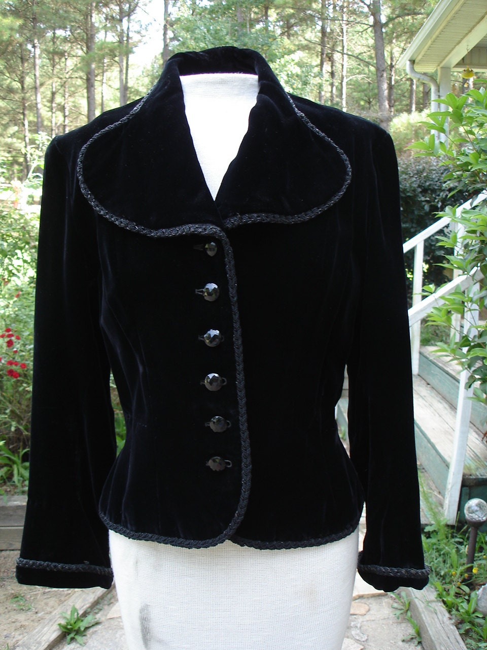 womens vintage velvet jacket