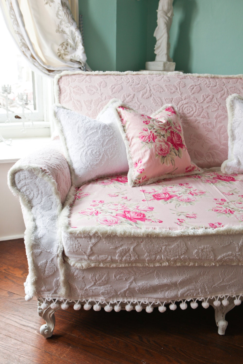 shabby chic couch sofa cottage white pink antique vintage