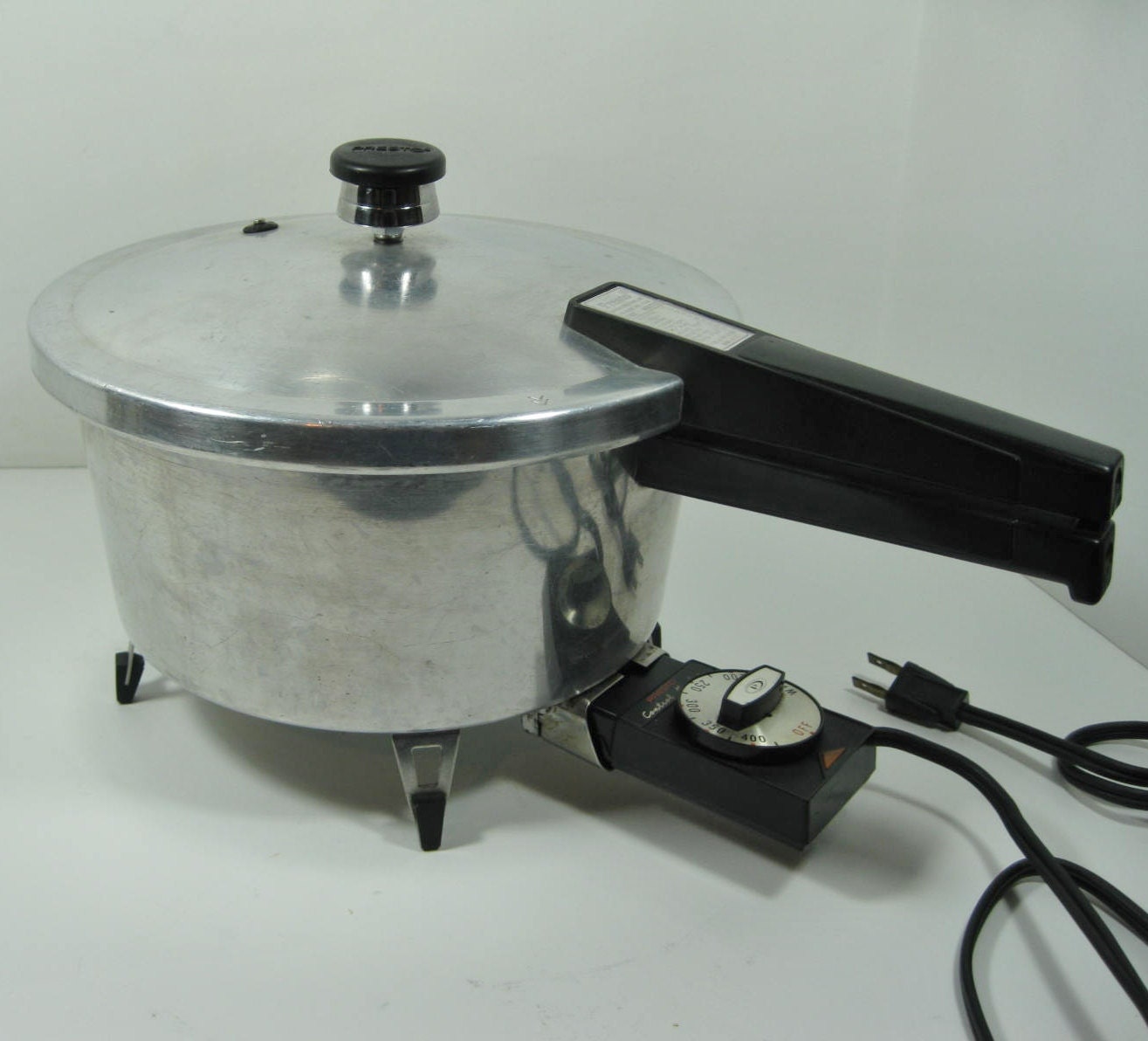 Electric Pressure Cooker by Presto model SC35 4 QT