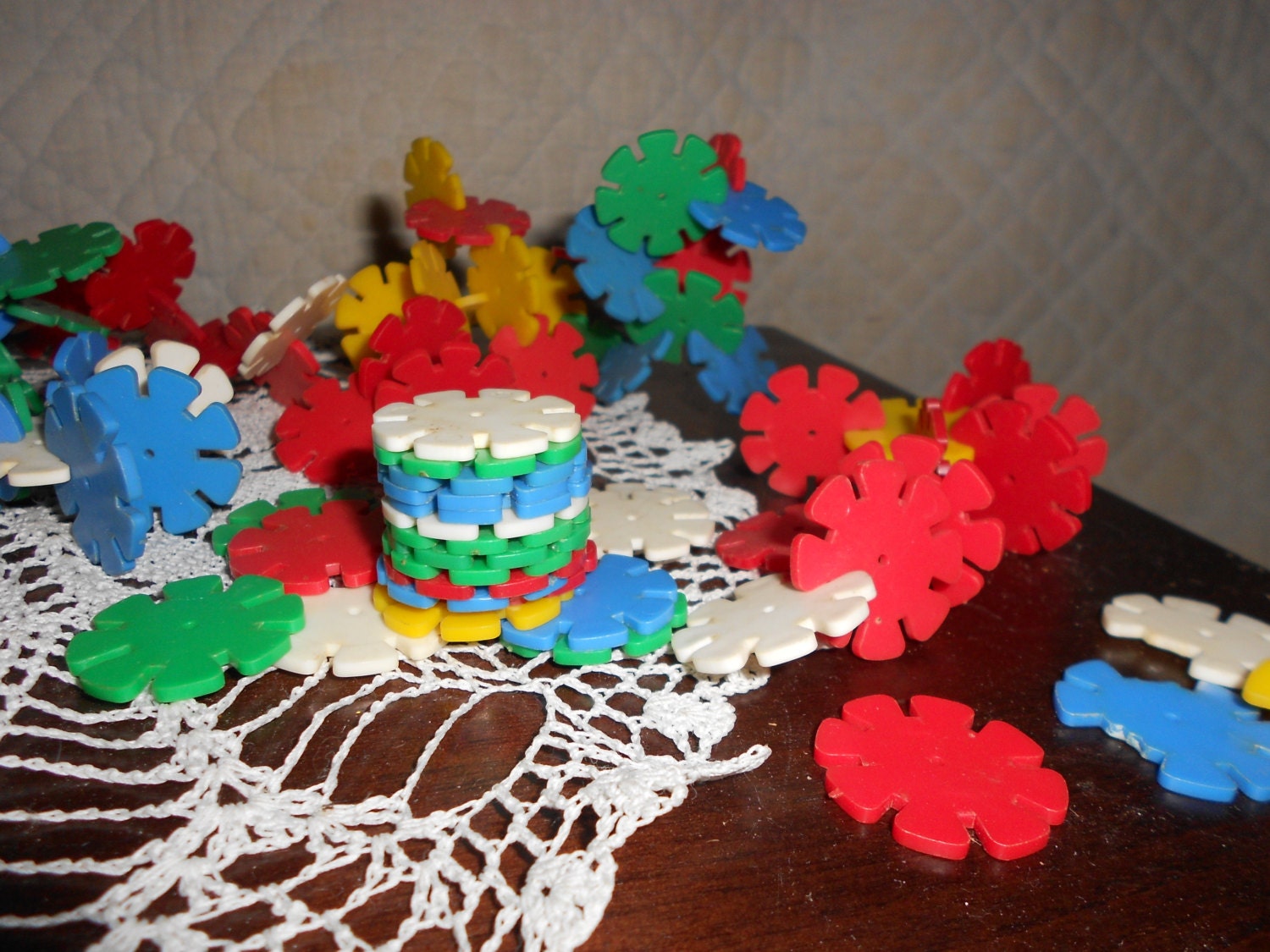 Flower shape connector toy like Legos but not
