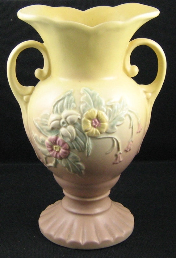 Vintage Hull Art Pottery Wildflower 10.5 inch Vase