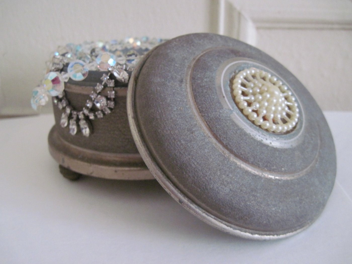 1940s Pearls & Metal Musical Powder Box vintage jewelry