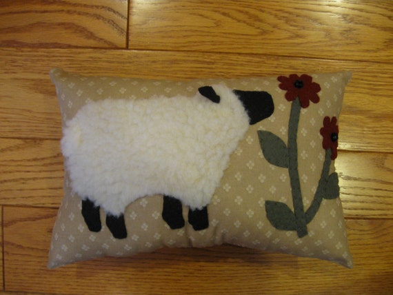 Penny Rug Sheep Pillow...Wooly Lamb Smelling Daisies