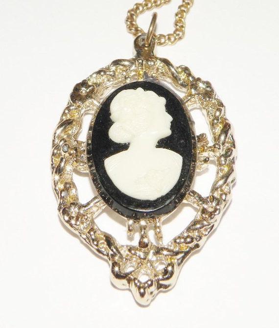 Black and white Cameo Pendant and Necklace Vintage by Eosophobish