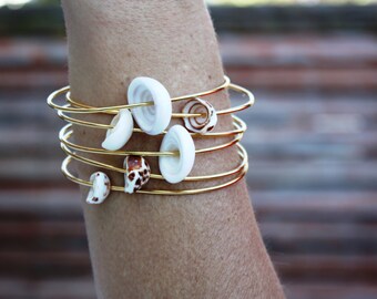 Gold Shell Bangle Bracelet Hawaiian Bracelet Hawaiian Jewelry Beach Bangle Beach Jewelry Shell Bracelet Puka Shell Bangle Hawaii Seashell 02