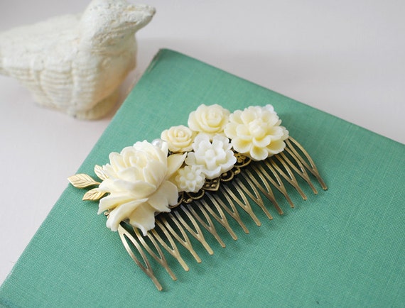 Wedding Hair Comb. Bridal hair Comb Ivory Wedding Hair by LeChaim