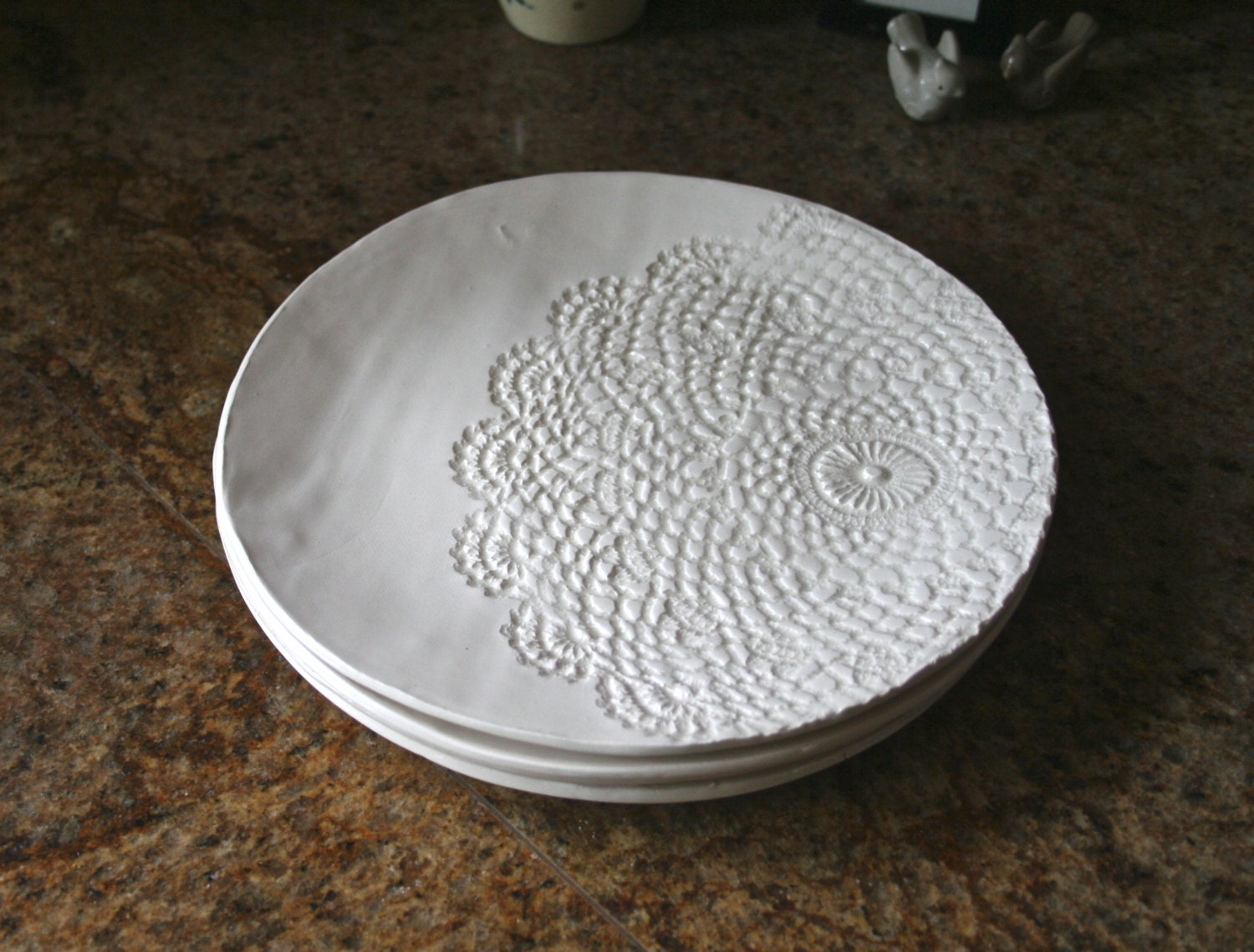 White lace ceramic dinner plate