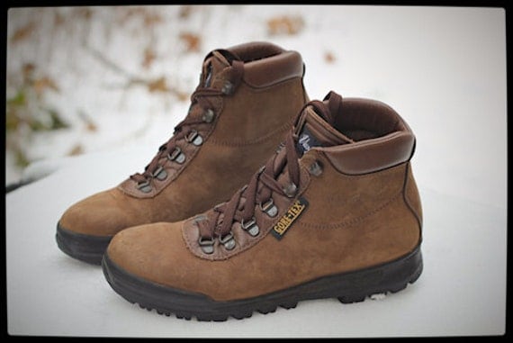 Italian Vasque Hiking Boots - Gore-Tex waterproof Sundowner size 8 ...