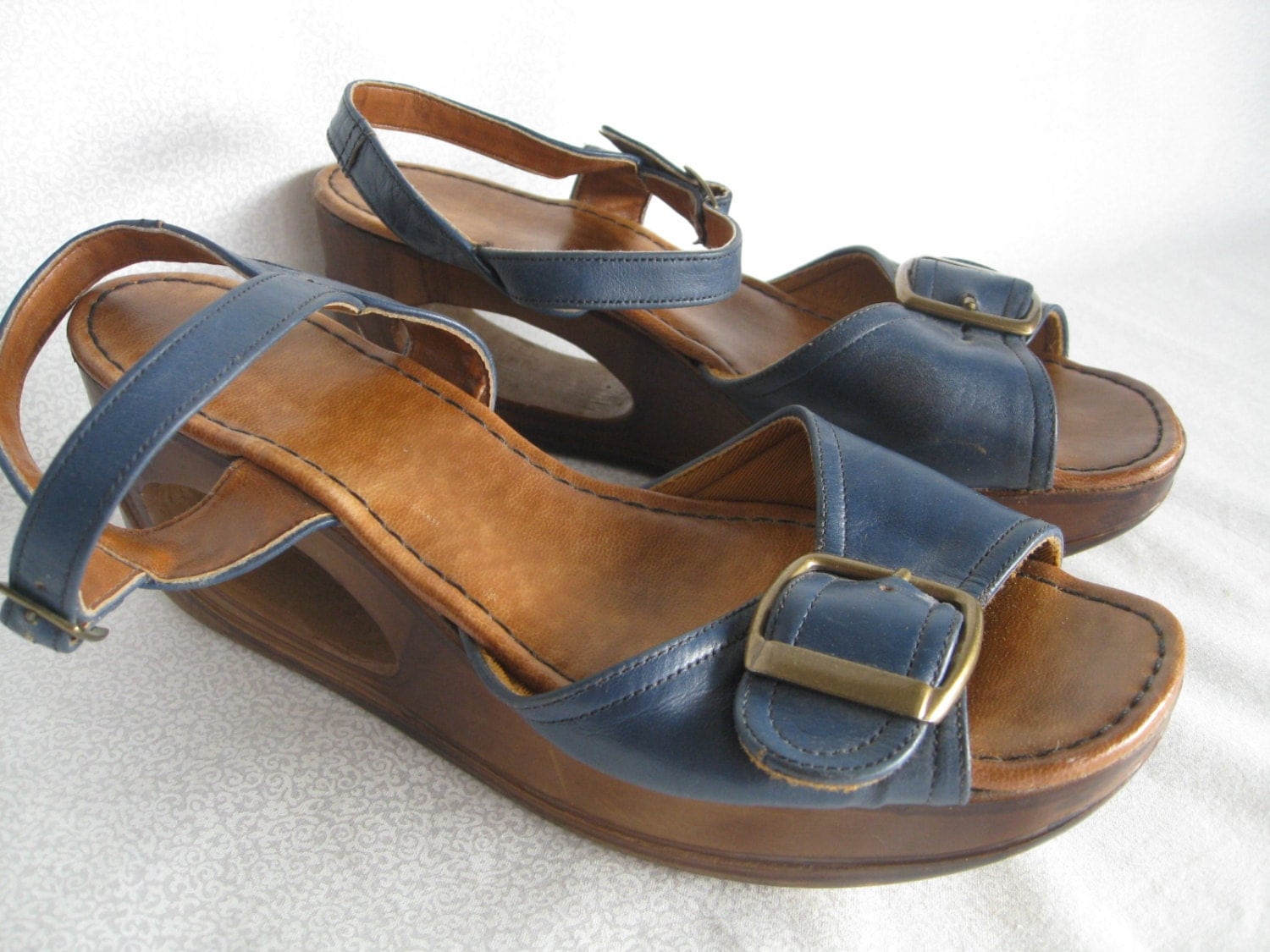 Boho chic shoes/vintage Yo Yo's/blue leather sandals with