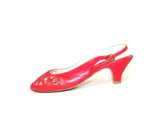Red Womens Vintage Shoes 7.5 womens shoes by RechercheClothing
