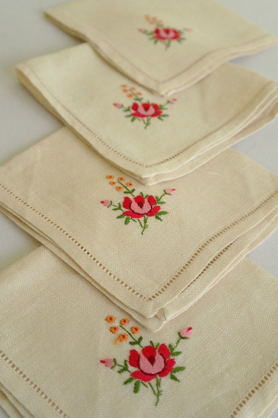 Vintage Linen Napkins Embroidered Roses X By Alltheseprettythings