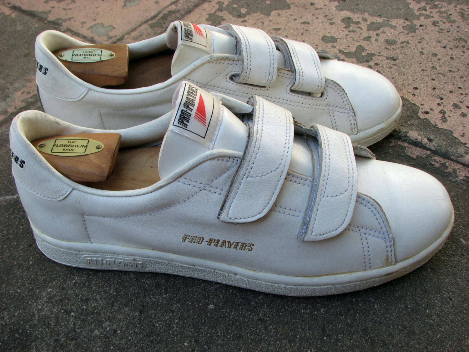 Vintage 80s White Leather Velcro Sneakers Pro by SKOREVINTAGE