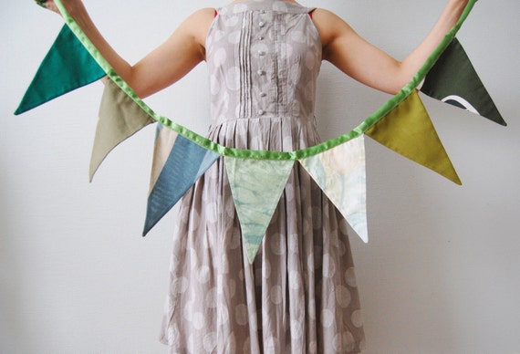 Summer garden bunting by Apseed