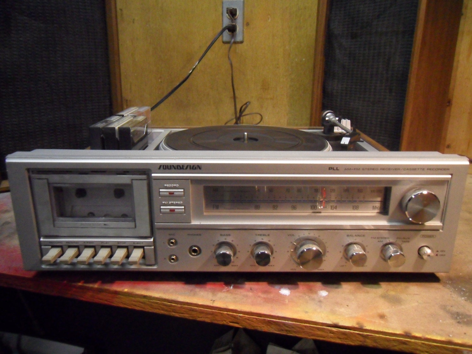 Vintage 1970s Sound Design Record Player / AM FM / Cassette