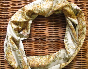 Infinity Scarf, Eternity Scarf, Loop scarf.