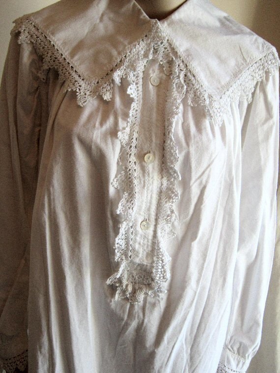 1880s 1890s antique Victorian ladies night dress nightgown