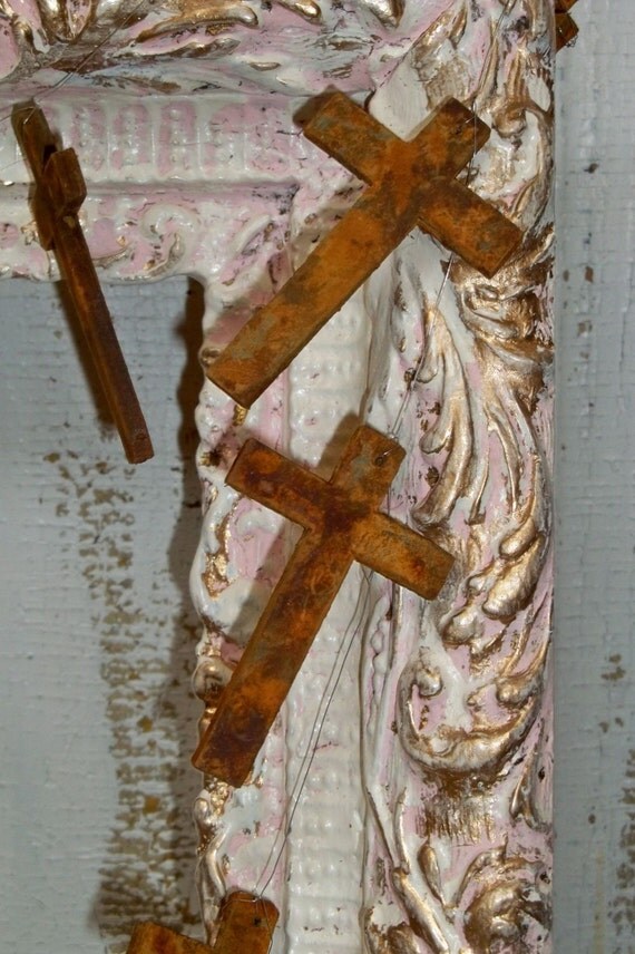 Rusty cross garland faux metal French chic Santos