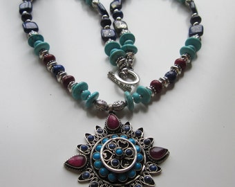 Collier Tibétain Antique En Turquoises Et Taquets Cloisonnés - Occasion, état Parfait
