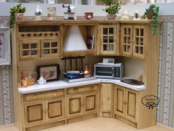 dollhouse miniature kitchen table