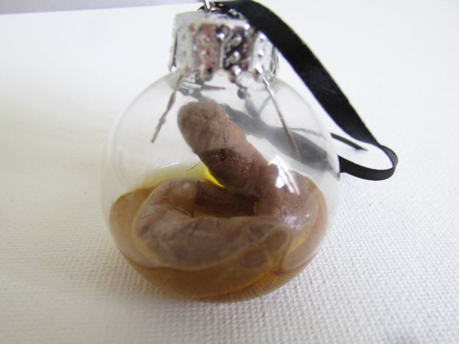 Poop And Pee In Mini Glass OrnamentCard Holder Reminds