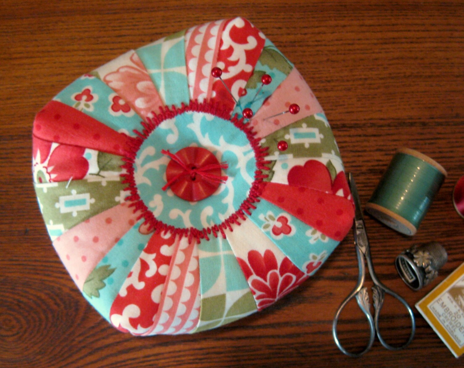 Sew In Style Thread Catcher with Detachable Pincushion