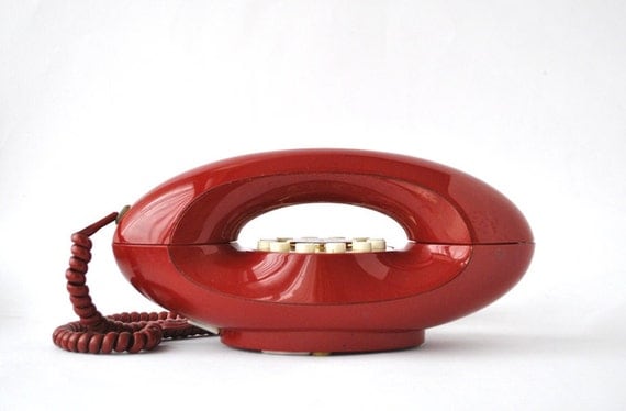 old telephone from Guidoux Vintage in red