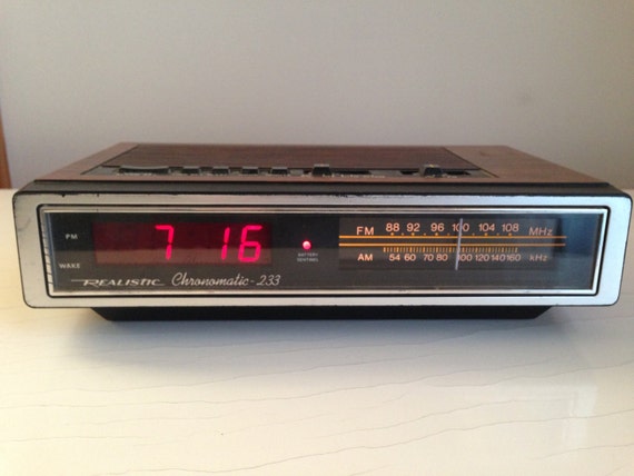 1980s Alarm Clock Radio: Realistic Chronomatic-233