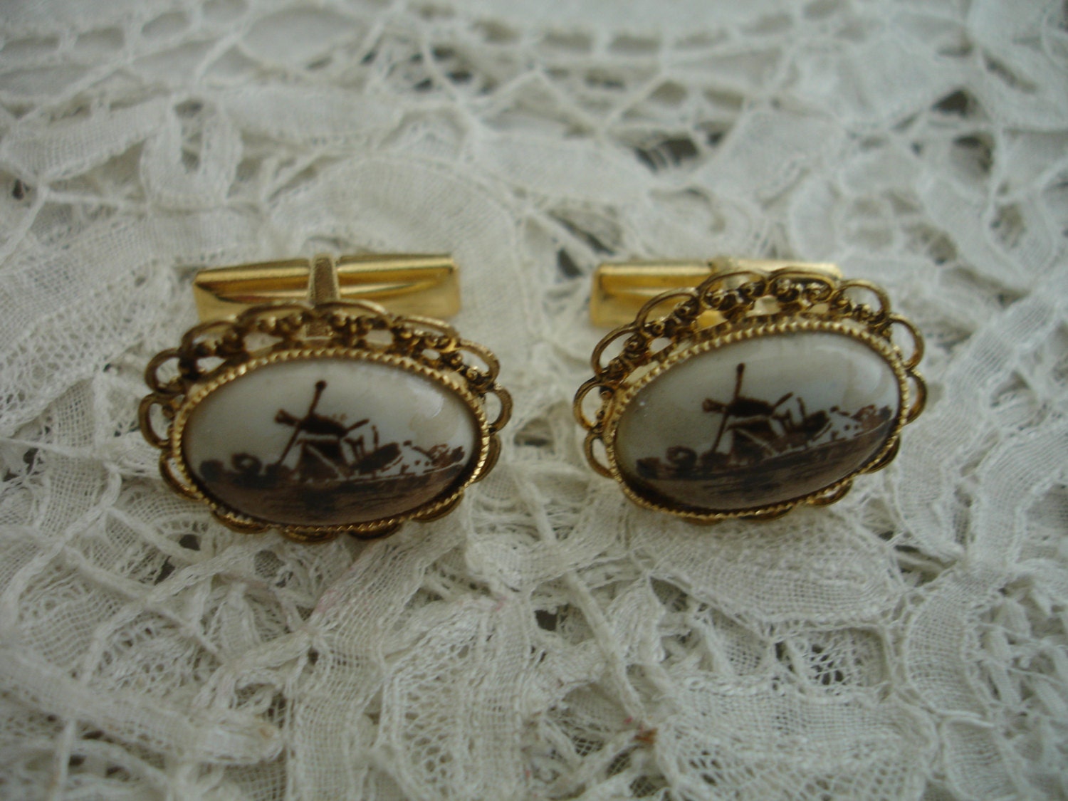 1950’s windmill cufflinks brown and cream pottery delft Haute Juice