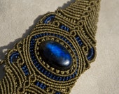 Macrame bracelet with Labradorite (natural stone)