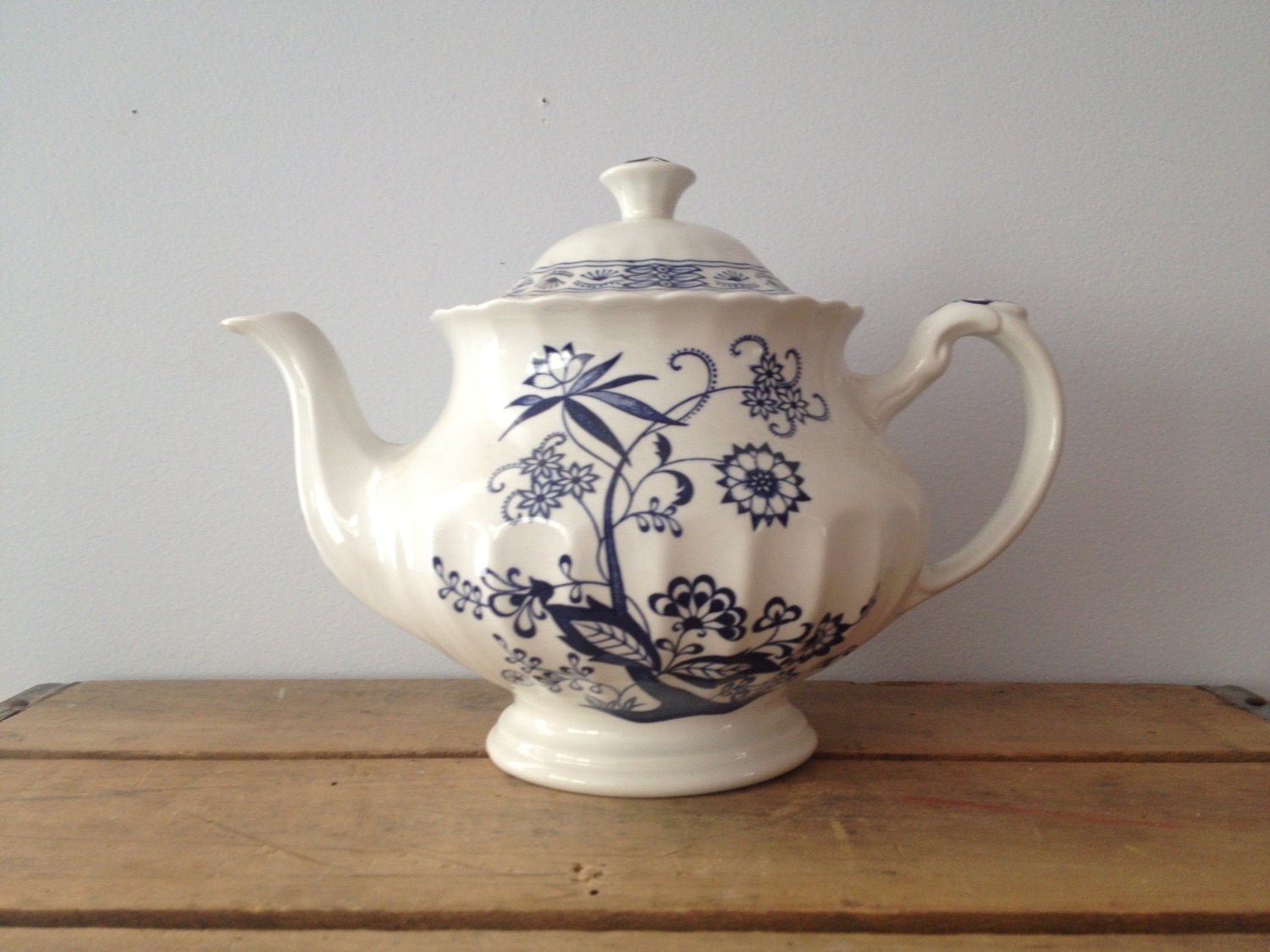 J. and G. Meakin Blue Nordic Teapot Classic White J and G